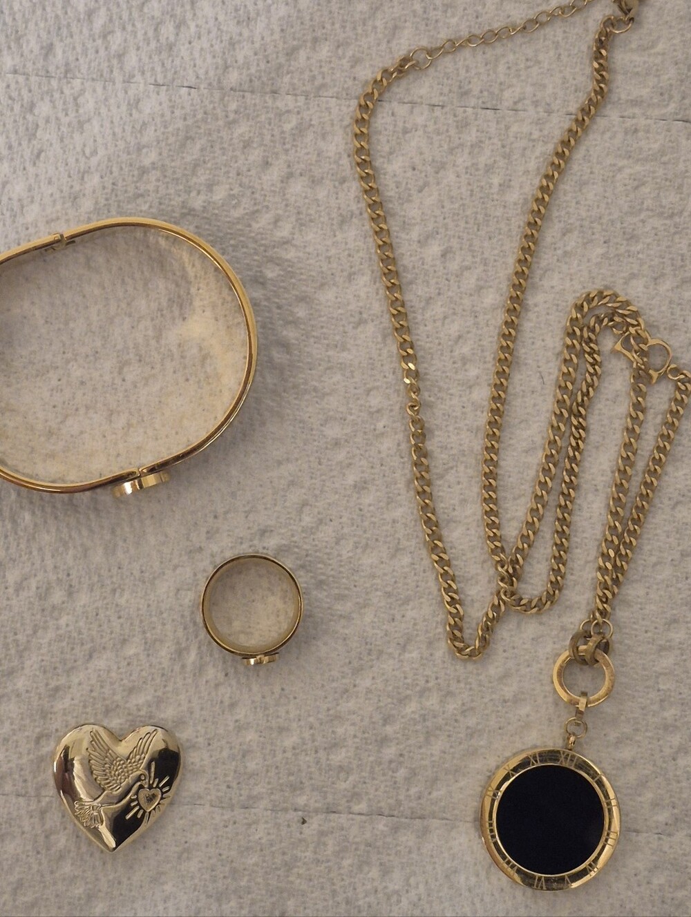 4 Piece  , Ring , Braclet And Chain With Pendant And Pin